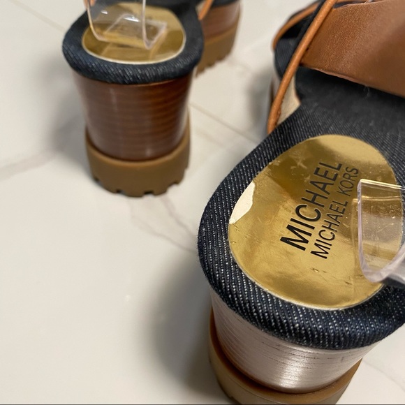 ⭐️HP⭐️ BNIB Michael Kors Gillian Denim Wedge - Picture 8 of 8
